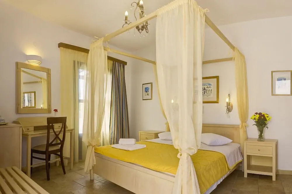 HOTEL: Hotel Mathios Village