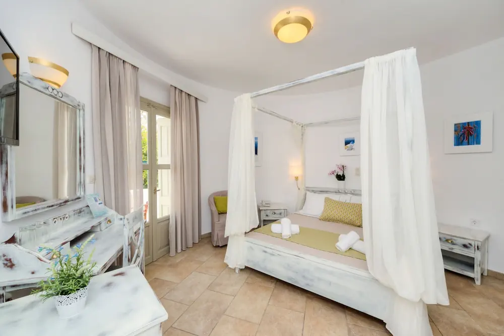 HOTEL: Hotel Mathios Village