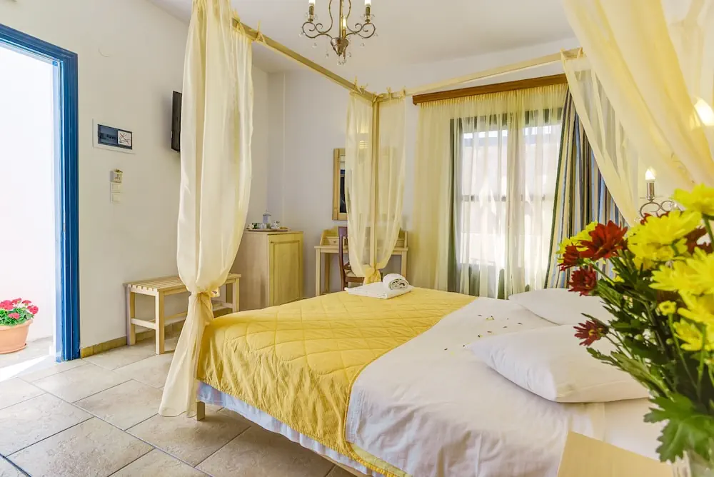 HOTEL: Hotel Mathios Village