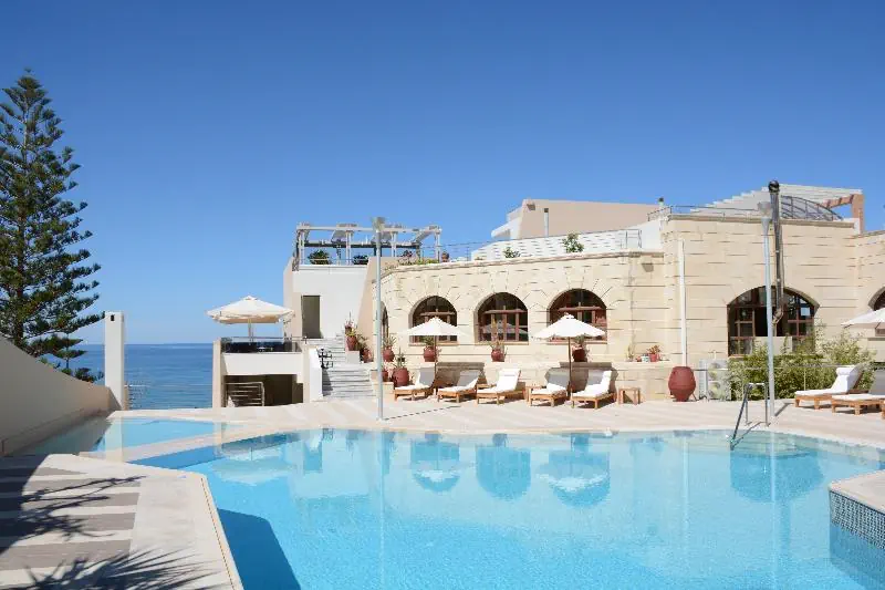 Macaris Suites and Spa