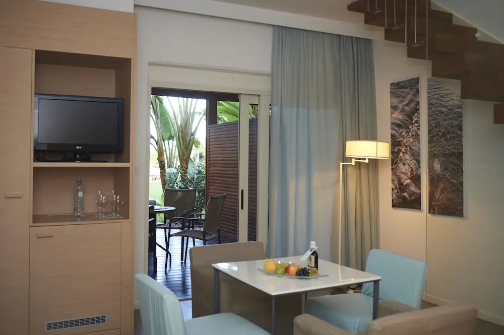 HOTEL: Capo Bay Hotel