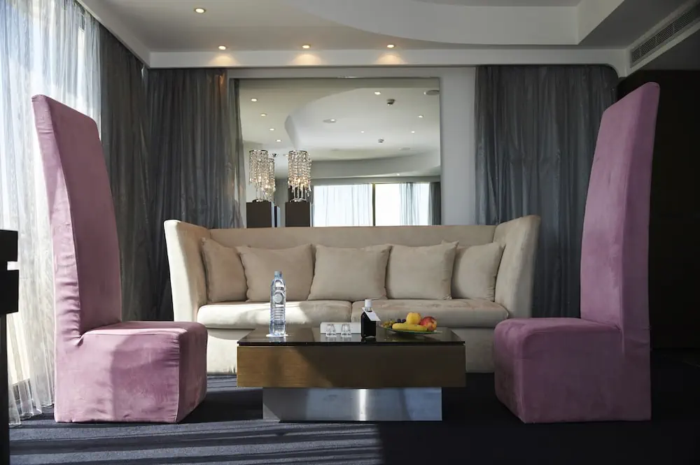 HOTEL: Capo Bay Hotel