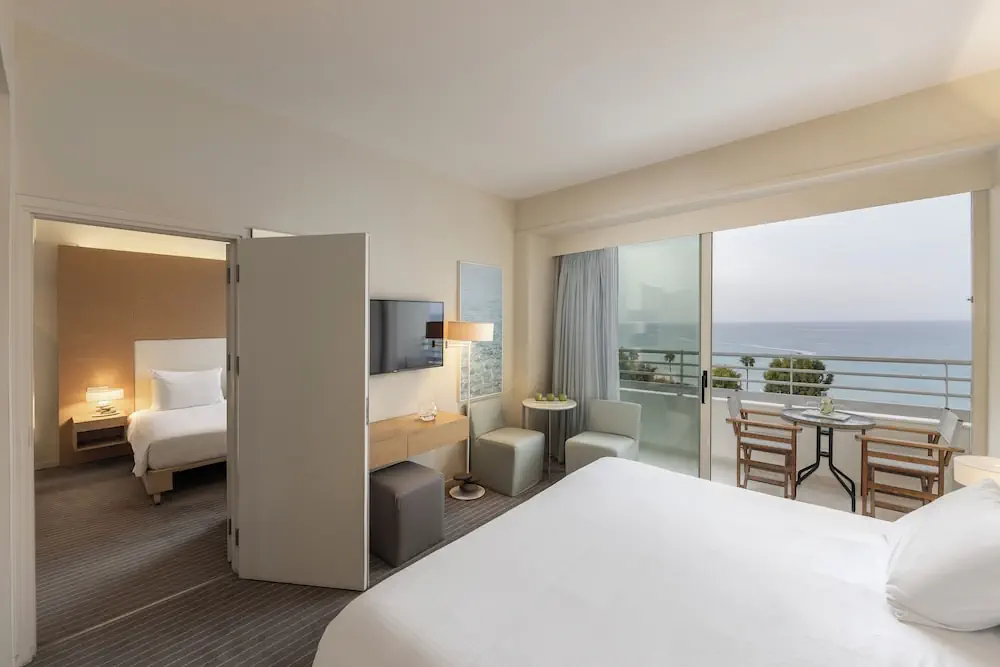 HOTEL: Capo Bay Hotel