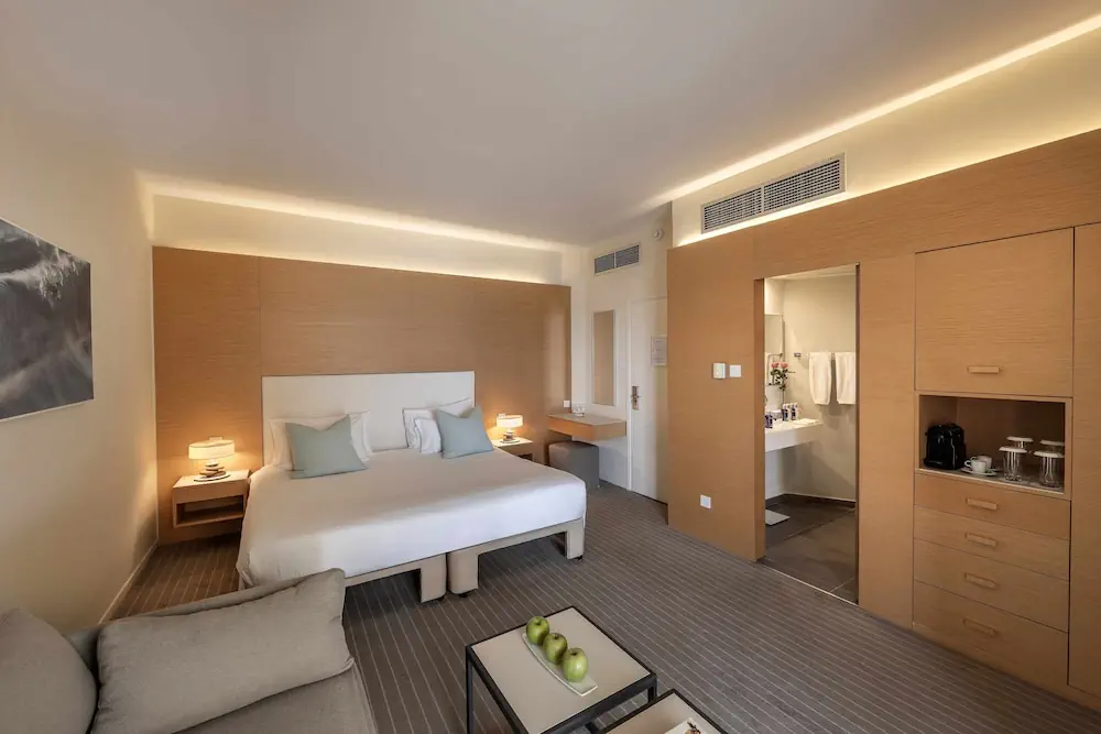 HOTEL: Capo Bay Hotel