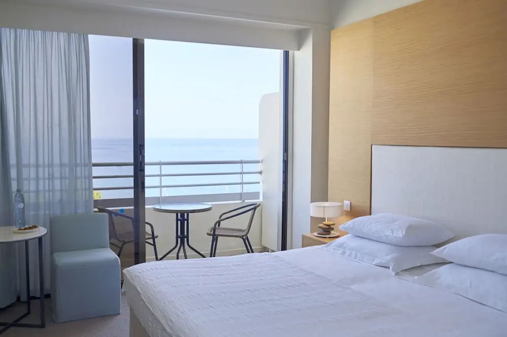 HOTEL: Capo Bay Hotel