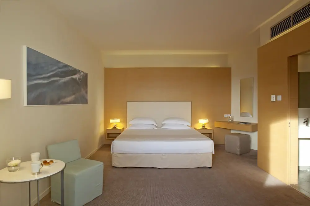 HOTEL: Capo Bay Hotel