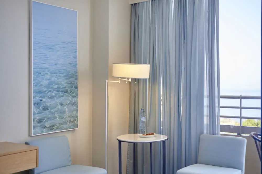 HOTEL: Capo Bay Hotel