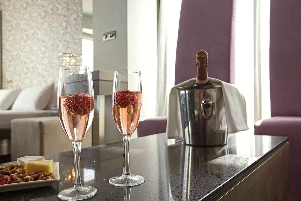 HOTEL: Capo Bay Hotel