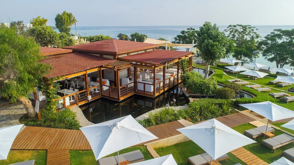 HOTEL: Capo Bay Hotel