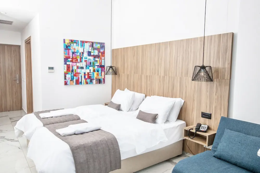HOTEL: The Blue Ivy Hotel and Suites