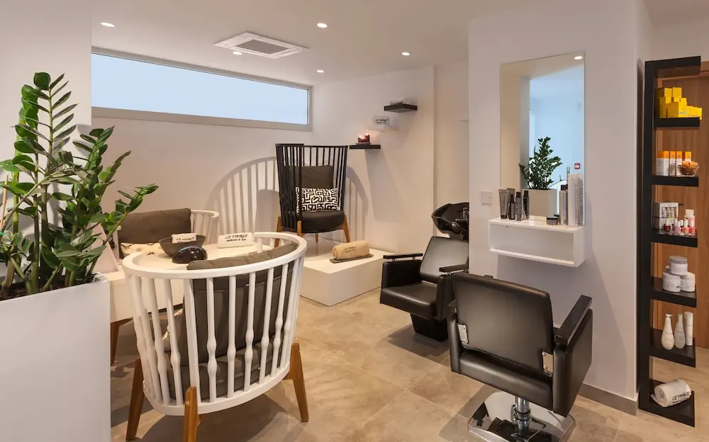 HOTEL: The Blue Ivy Hotel and Suites