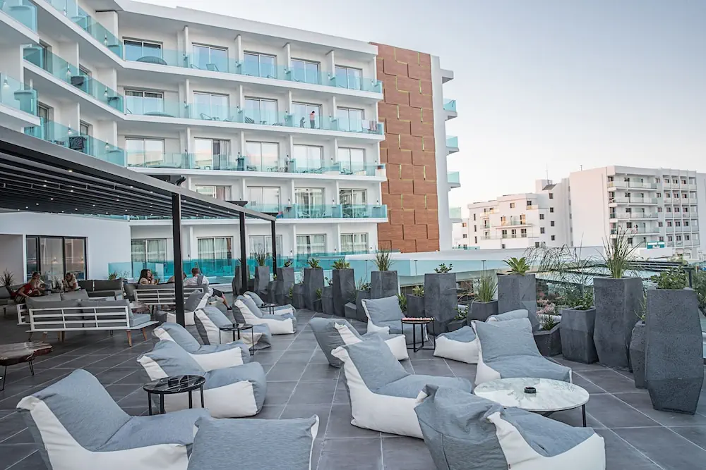 HOTEL: The Blue Ivy Hotel and Suites