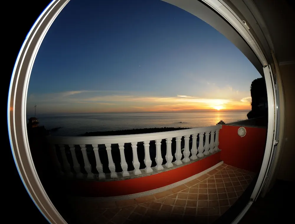 HOTEL: Enotel Sunset Bay