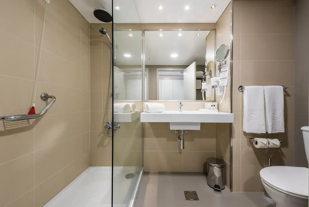HOTEL: Enotel Sunset Bay