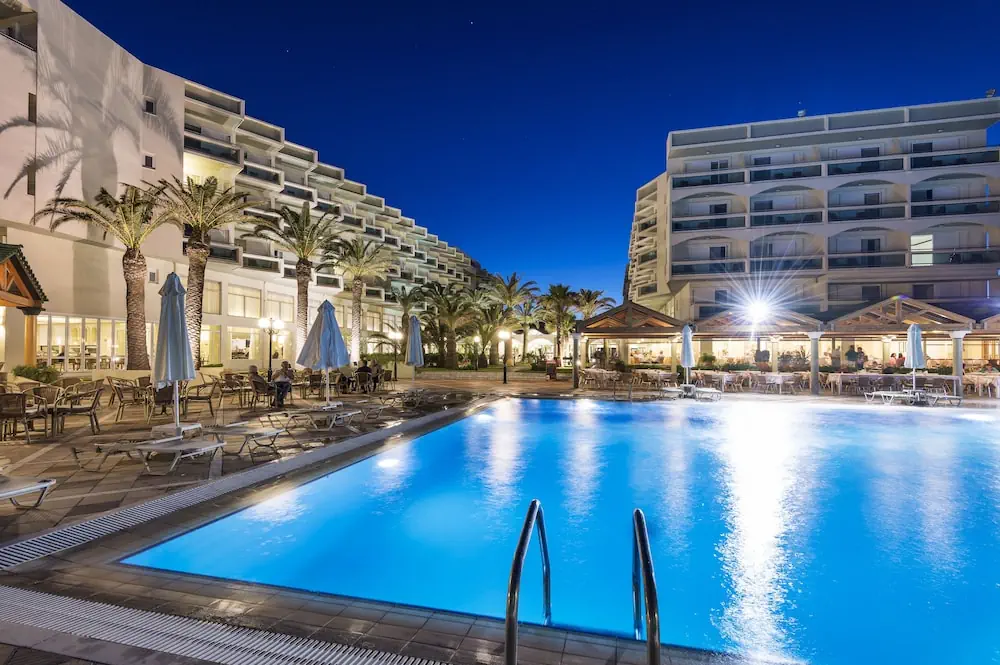 HOTEL: Apollo Beach