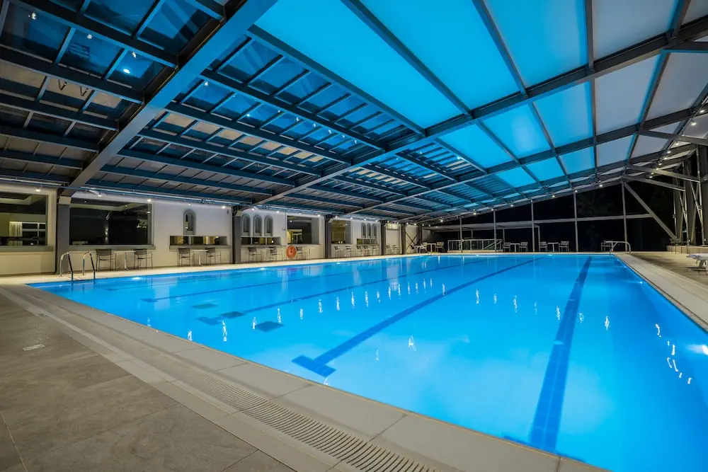 HOTEL: Apollo Beach