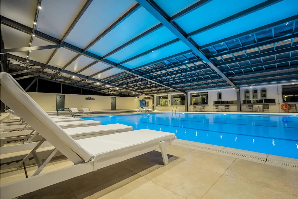 HOTEL: Apollo Beach