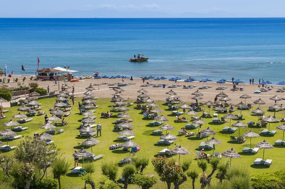 HOTEL: Apollo Beach