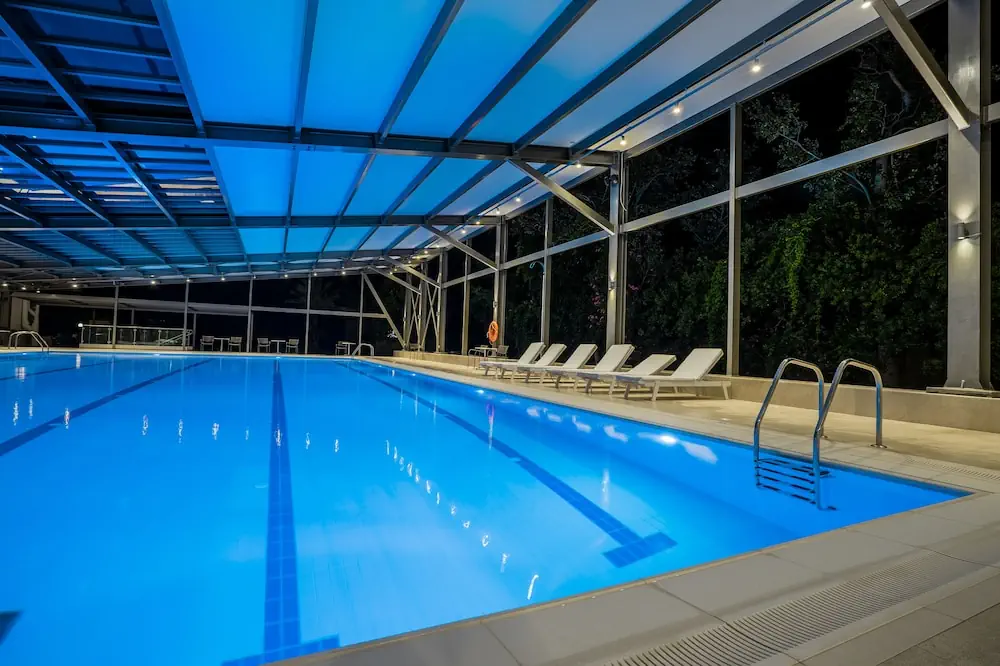 HOTEL: Apollo Beach