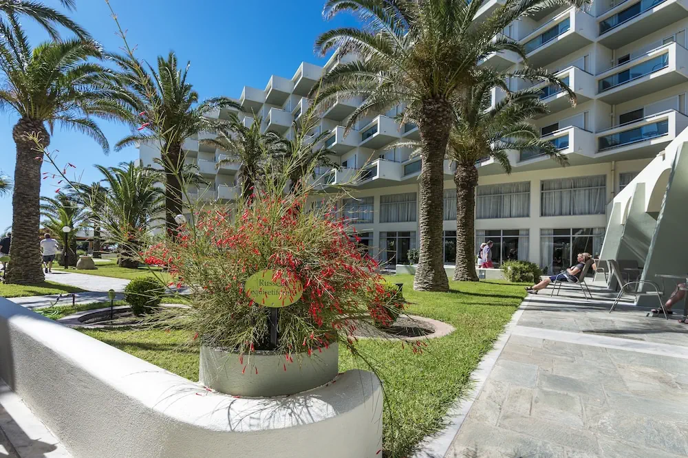 HOTEL: Apollo Beach