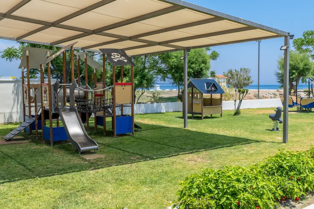 HOTEL: Apollo Beach