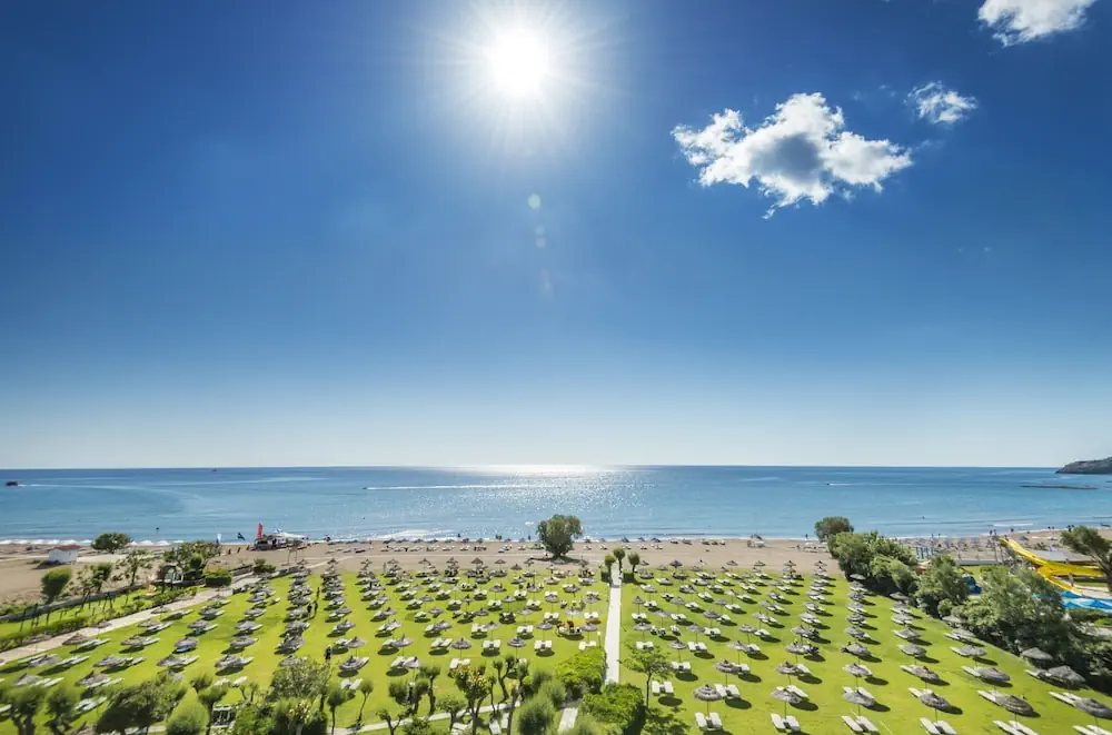 HOTEL: Apollo Beach