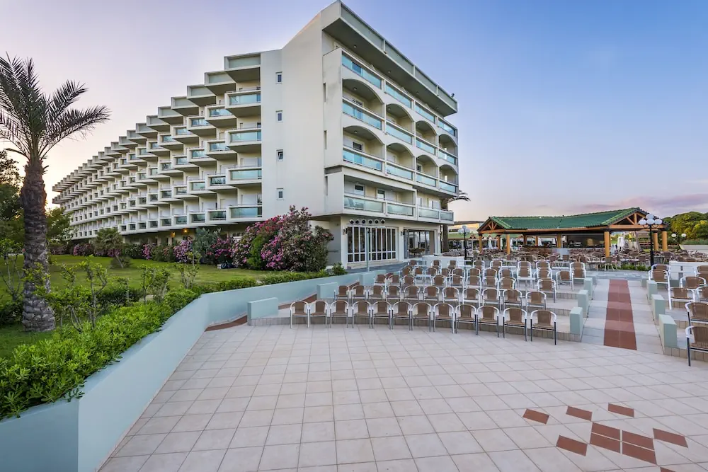 HOTEL: Apollo Beach