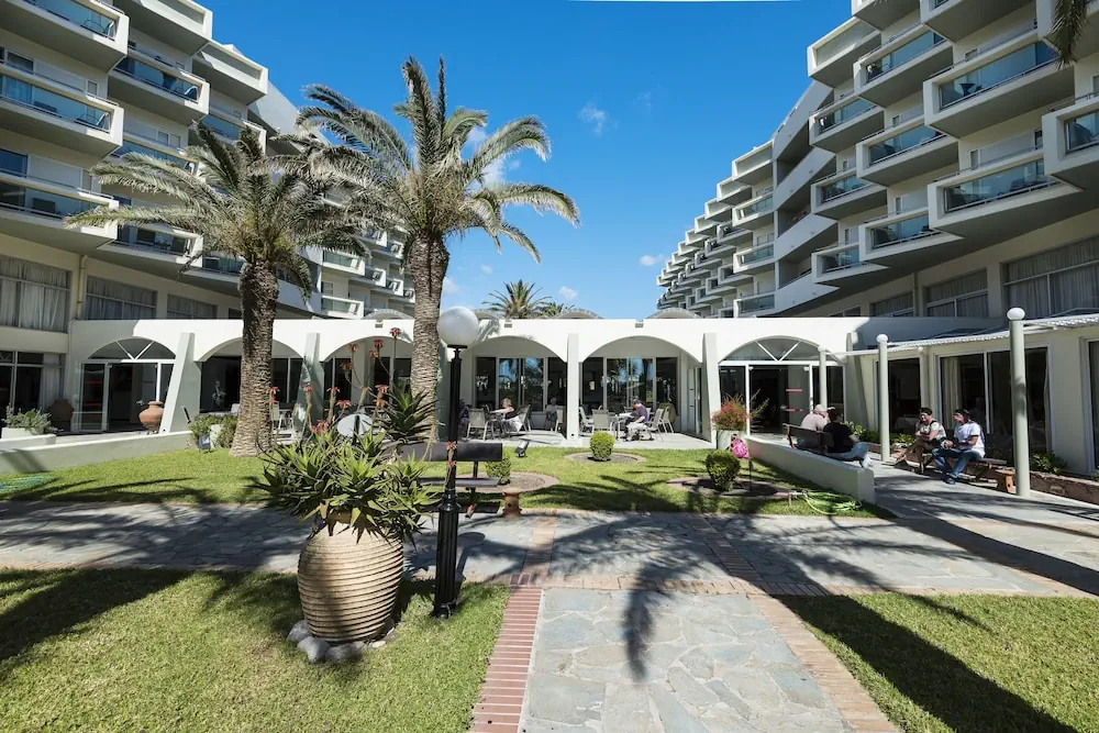 HOTEL: Apollo Beach