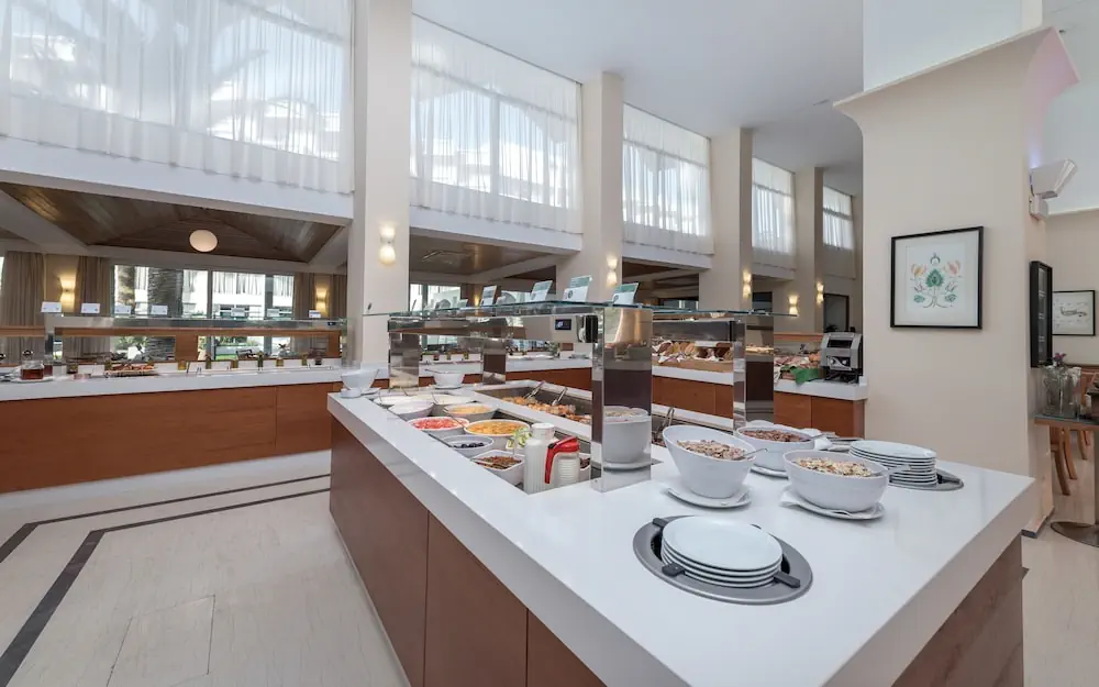 HOTEL: Apollo Beach