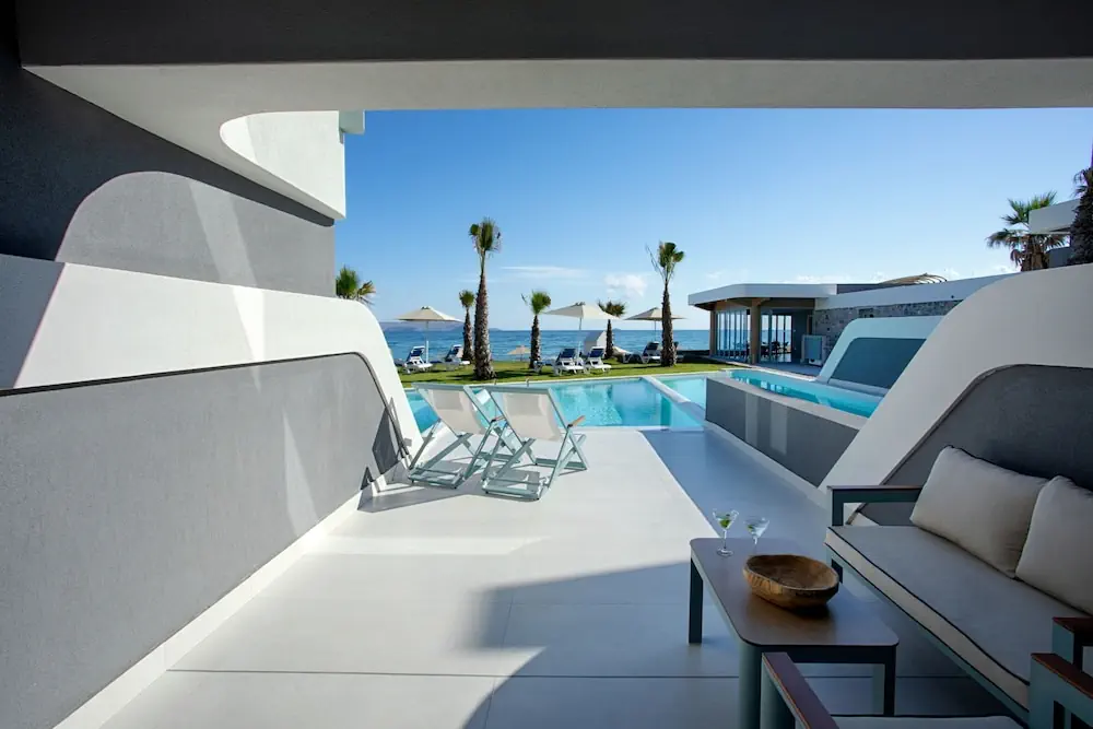 HOTEL: Arina Beach Resort