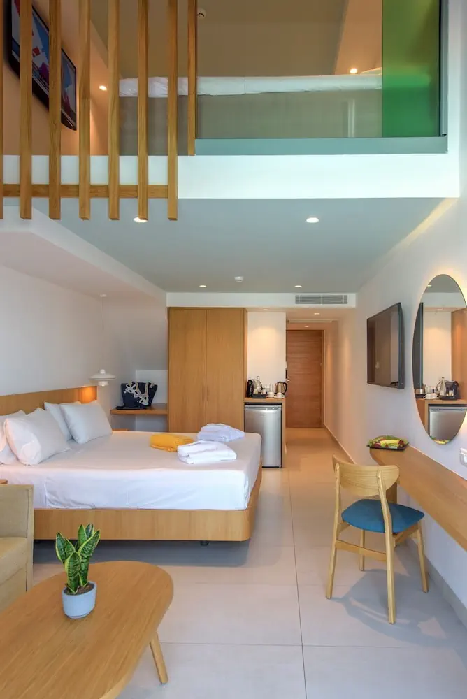 HOTEL: Arina Beach Resort
