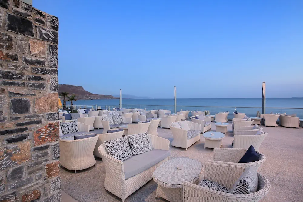 HOTEL: Arina Beach Resort