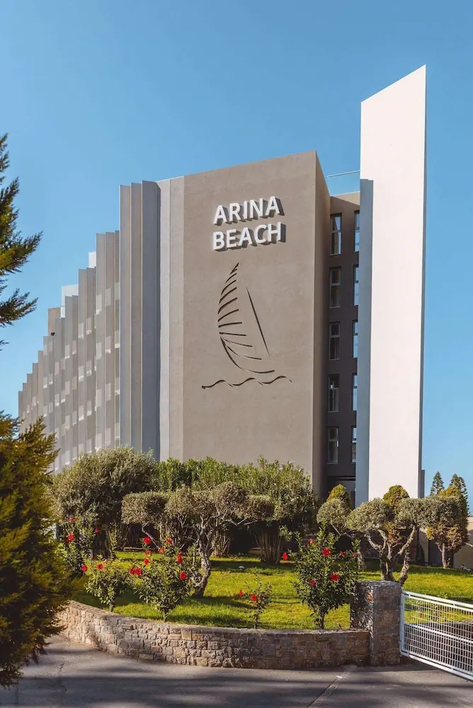 HOTEL: Arina Beach Resort