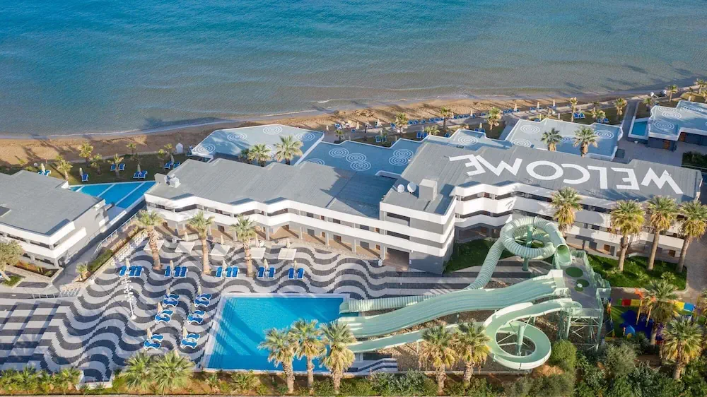 HOTEL: Arina Beach Resort