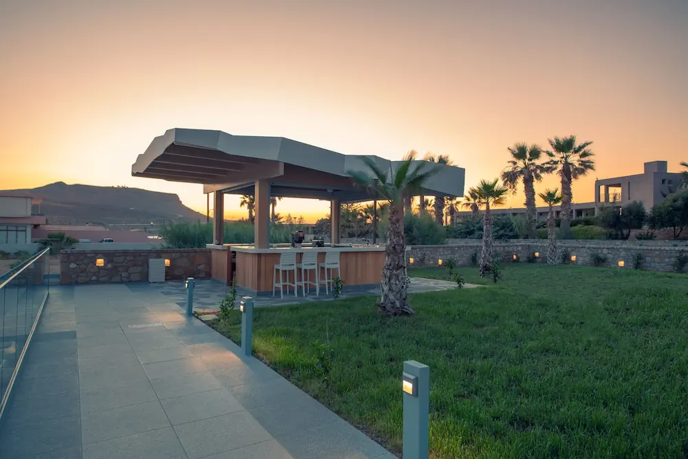 HOTEL: Arina Beach Resort