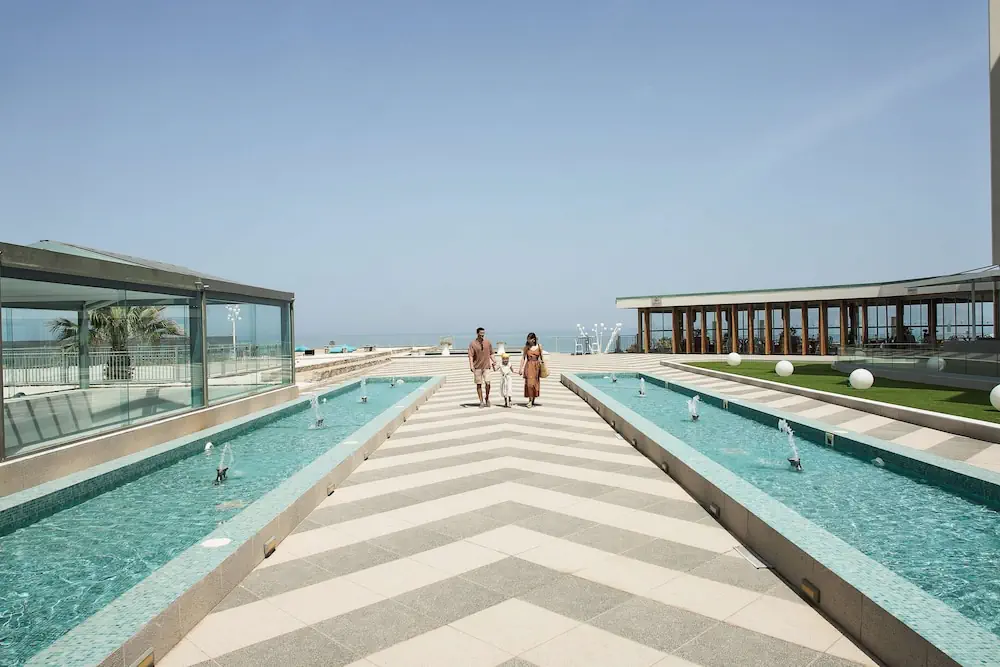 HOTEL: Arina Beach Resort