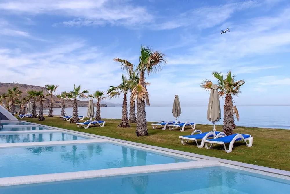 HOTEL: Arina Beach Resort