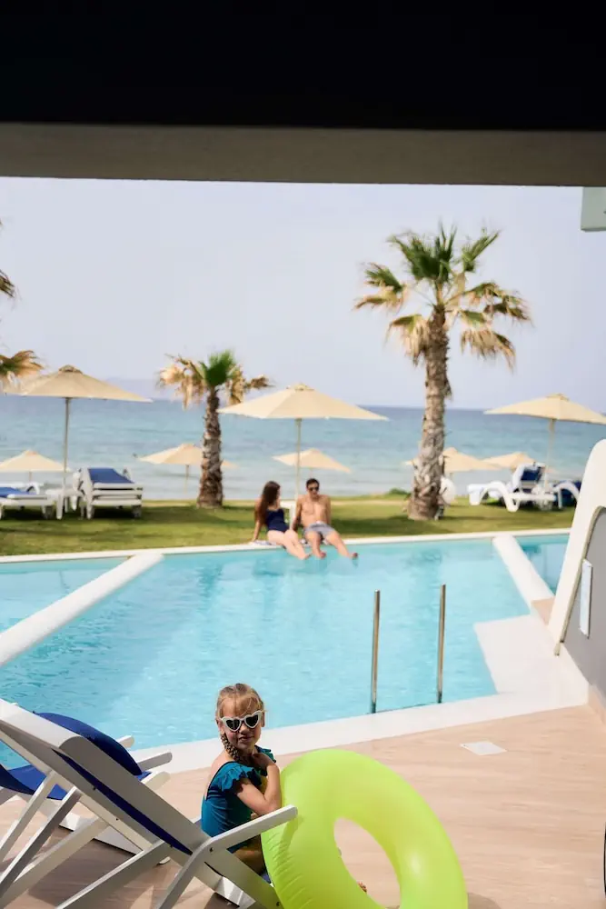HOTEL: Arina Beach Resort
