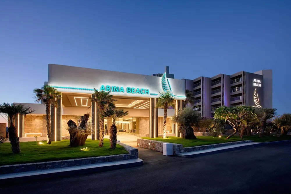 HOTEL: Arina Beach Resort