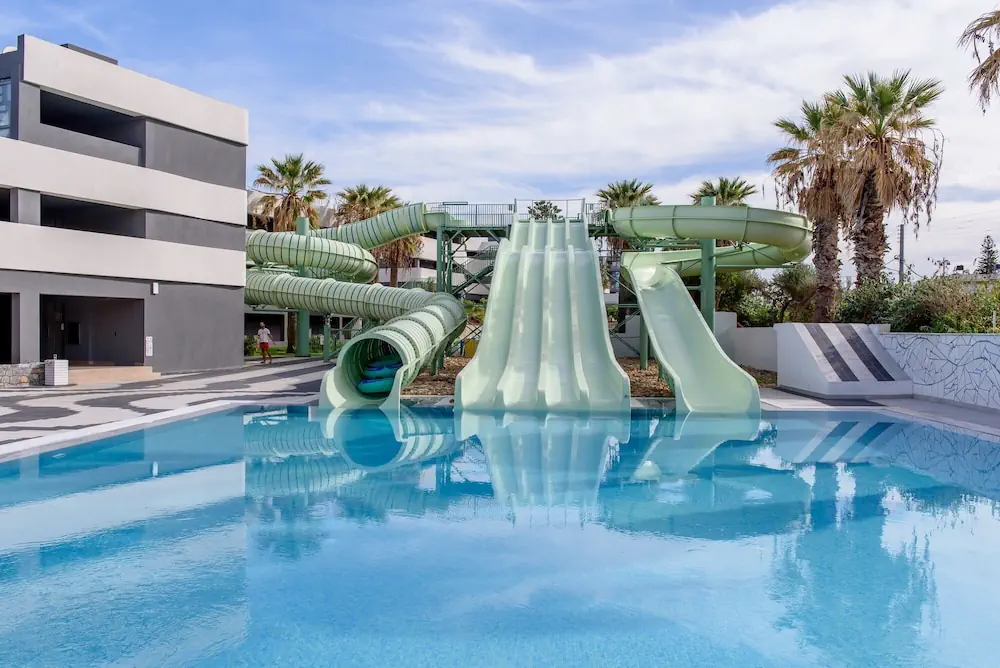 HOTEL: Arina Beach Resort