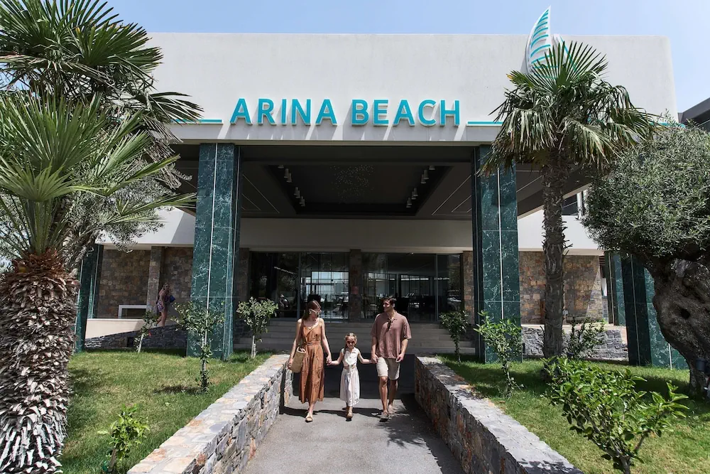 HOTEL: Arina Beach Resort
