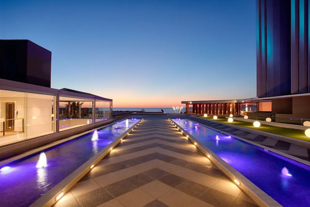HOTEL: Arina Beach Resort