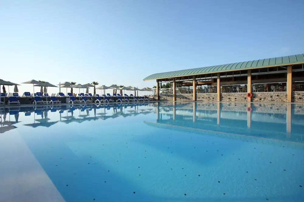 HOTEL: Arina Beach Resort