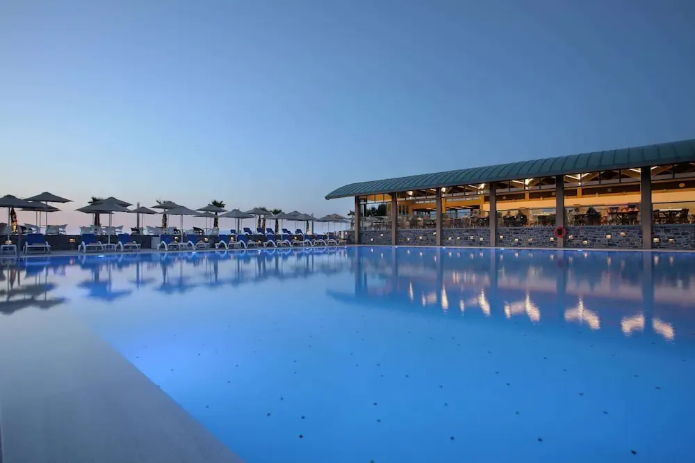 HOTEL: Arina Beach Resort