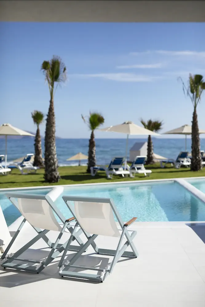 HOTEL: Arina Beach Resort