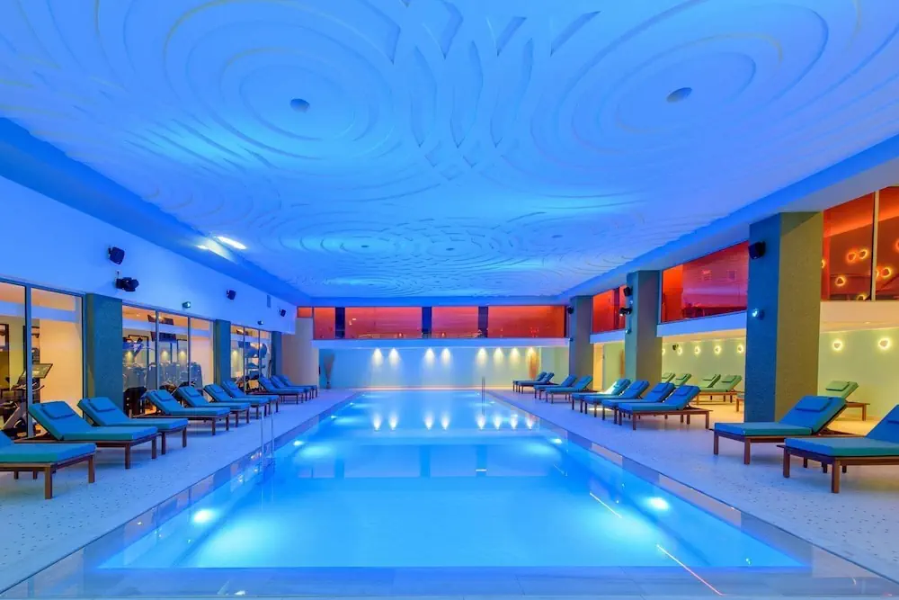 HOTEL: Arina Beach Resort