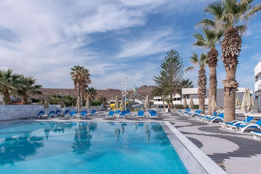 HOTEL: Arina Beach Resort