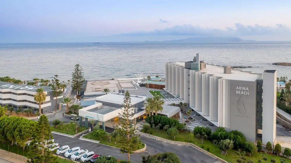 HOTEL: Arina Beach Resort