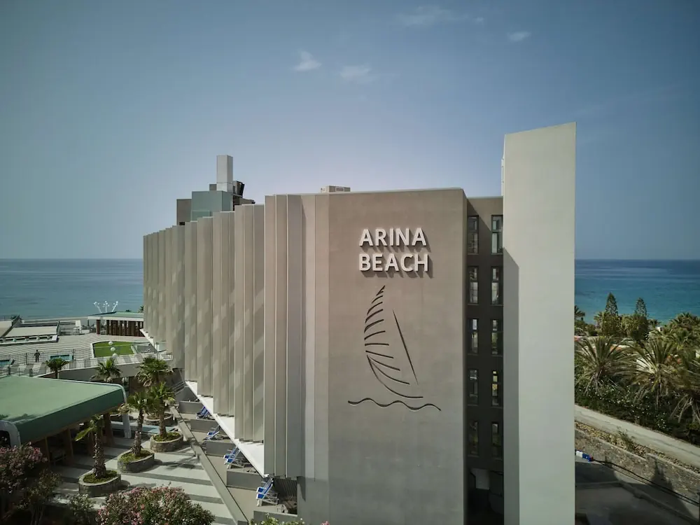 HOTEL: Arina Beach Resort