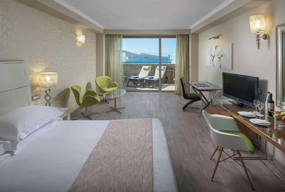 HOTEL: Atrium Platinum Luxury Resort Hotel and Spa